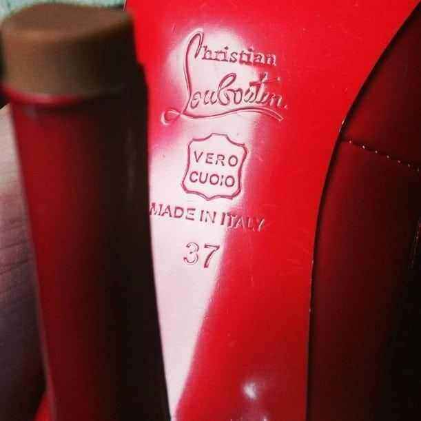pet-razloga-zasto-moras-imati-louboutinke-98312-611x611-201504011024.jpg