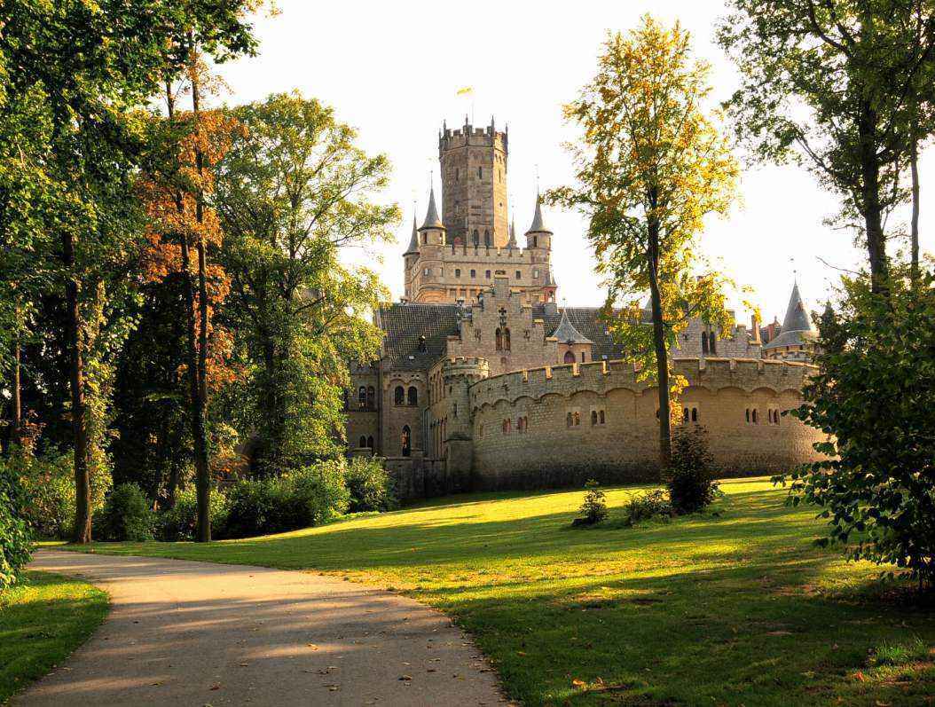 59bc2de881054_CastleMarienburginLowerSaxony.thumb.jpg.1969fccedc821a527ee6da820ddfe318.jpg