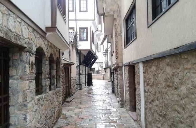 680z445_ohrid-stari-grad-ulica-foto-Nikola-Trklja.jpg.9a30718c7715ddb226477b1d4c7fa668.jpg