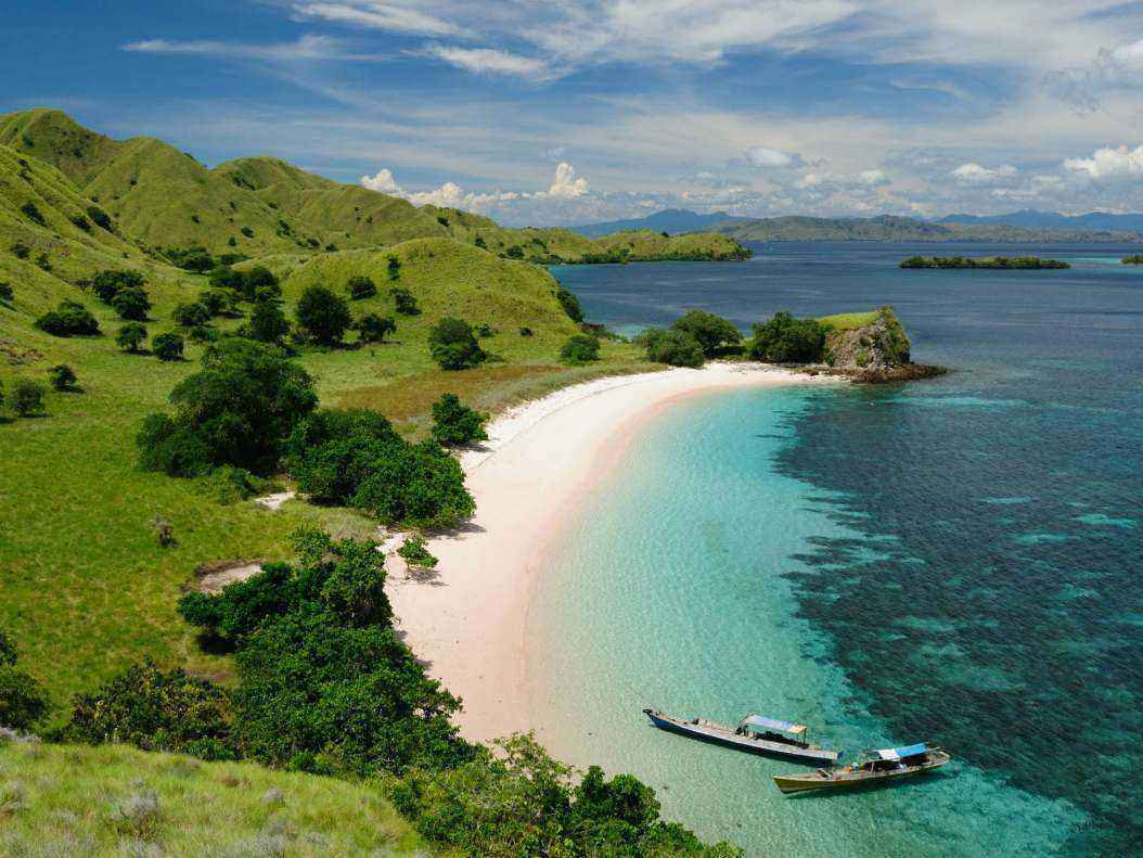 Komodo-National-Park-travelalltogether.com_.jpg