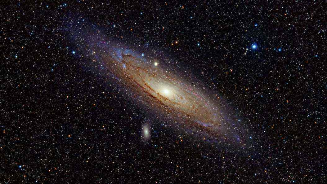 Andromeda_Galaxy_(with_h-alpha)-2b.thumb.jpg.6cdcf65450a5fdb1e04849cac820881c.jpg