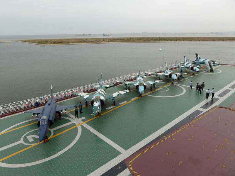 Tianjin-Binhai-Aircraft-Carrier-Theme-Park-768x576.jpg.13a919b52a5b03d0ec70226730f5d50c.jpg