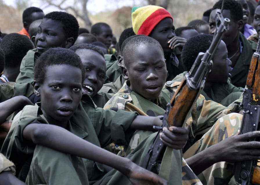South-Sudanese-Cild-Soldiers-896x640.jpg.958bbd210fe5c9b135e3ce8bc4034ace.jpg