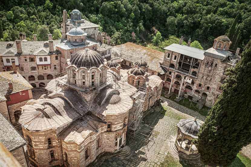manastir-hilandar-1-830x553.jpg