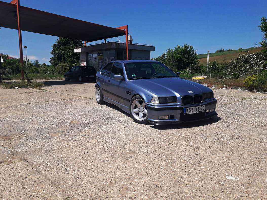 bmw 2.jpg