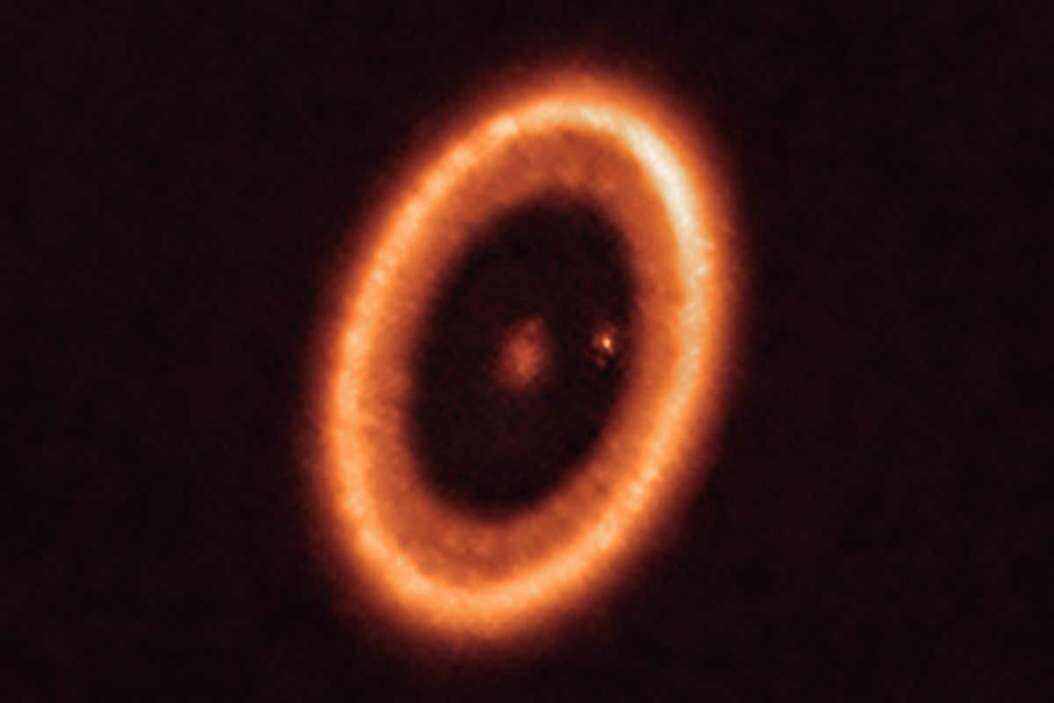 star-planet-moon-1.thumb.jpg.be4b0e740e92d96adda92ef418622bb4.jpg
