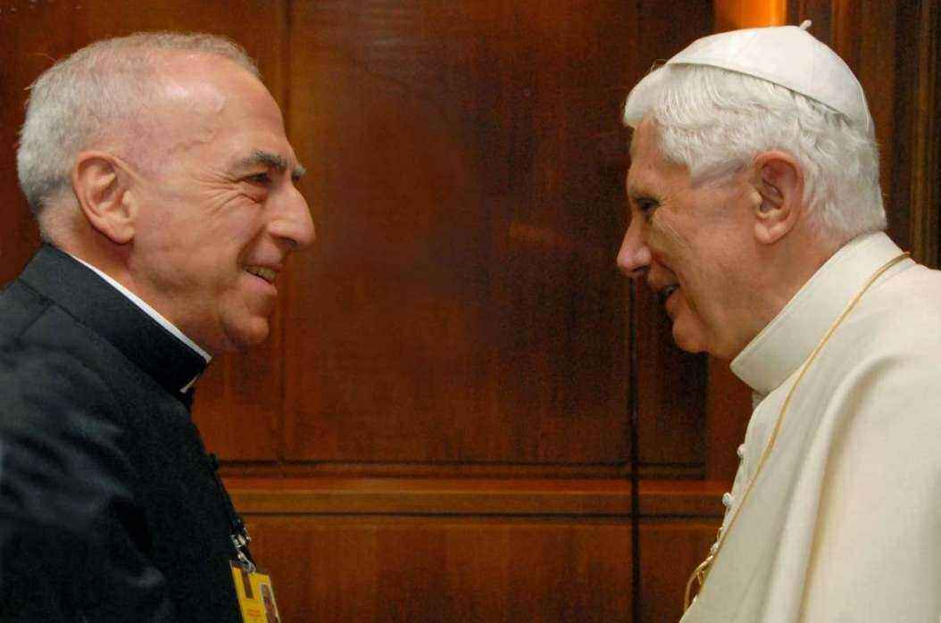 don_bux-e-benedetto-xvi.thumb.jpg.8641c557f38774ef59a97ed3c3fcbdcf.jpg
