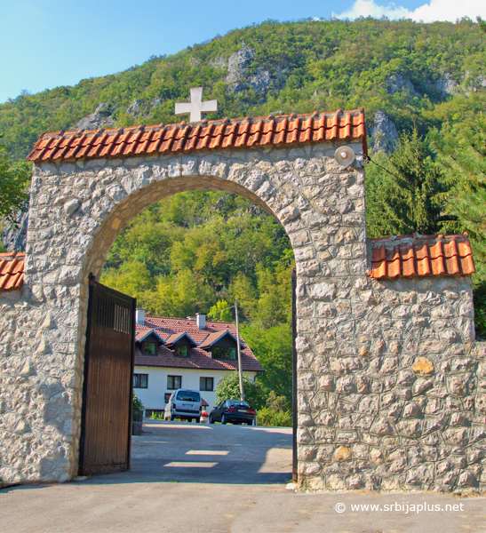 manastir-klisura-8428.jpg.5fe06a46d2a6c266b8c86c4d74d74e8d.jpg